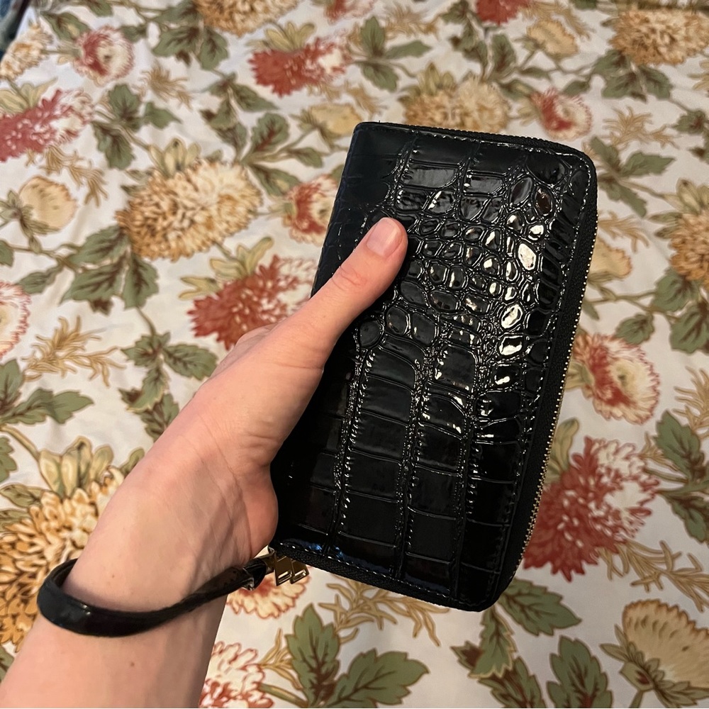 NWOT Croc Wristlet Wallet Black Vegan